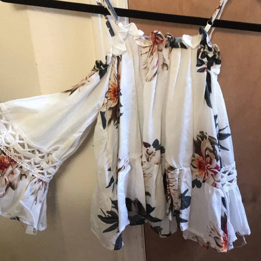 Floral crop top blouse